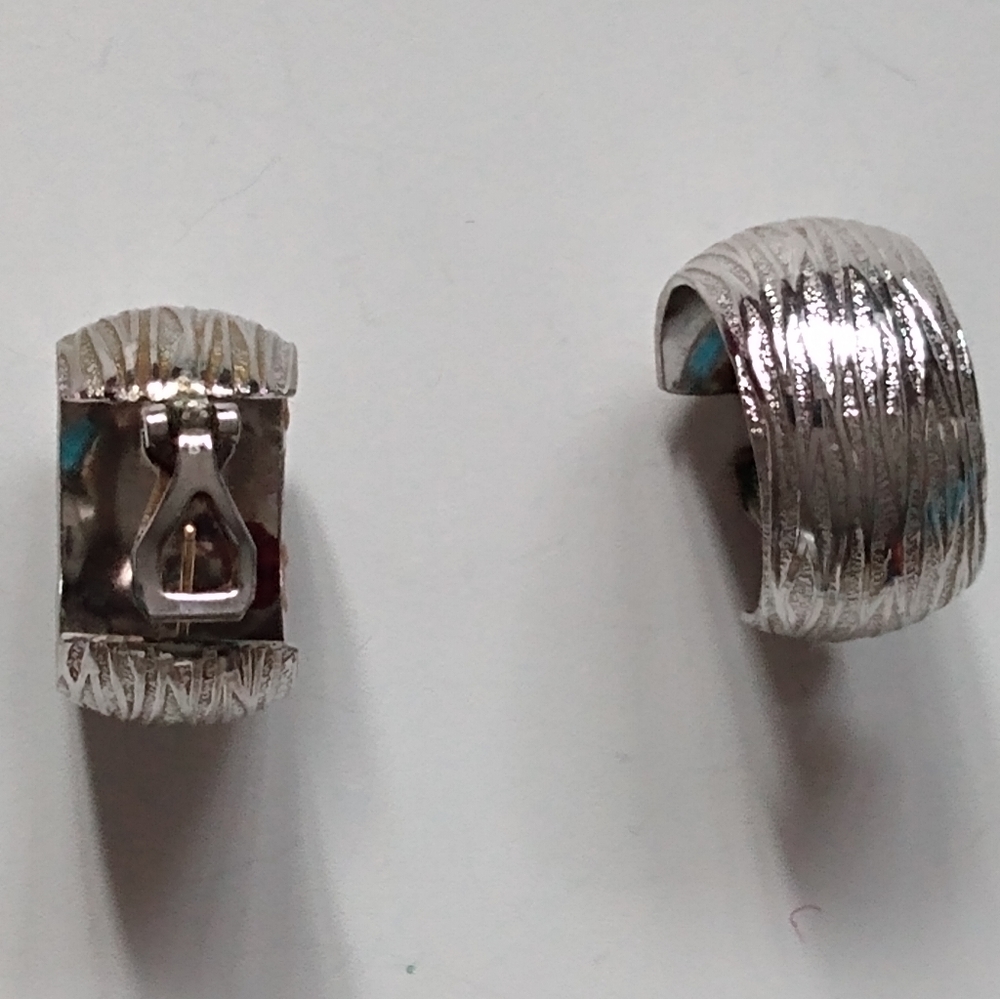 Vintage Textured 926 Silver Earrings
